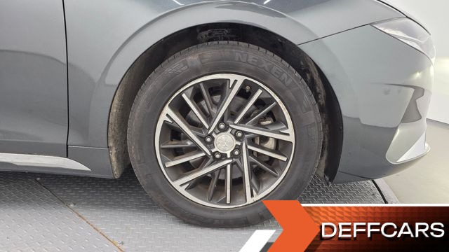 Hyundai GRANDEUR 2.5 Le Blanc купить на сайте DeffCars