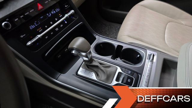 Kia CARNIVAL 9-Seater Prestige купить на сайте DeffCars