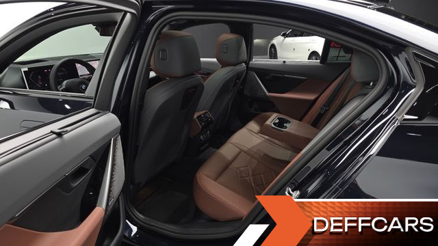 BMW 5-SERIES 530i xDrive M Sport купить на сайте DeffCars