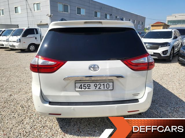 Toyota SIENNA 3.5 AWD купить на сайте DeffCars