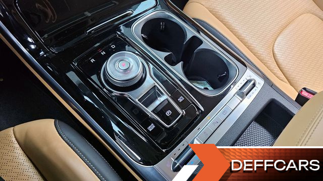 Kia CARNIVAL Gasoline 9-Seater Signature купить на сайте DeffCars
