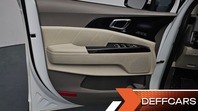 Kia CARNIVAL Gasoline 7-Seater Hi-Limousine Signature купить на сайте DeffCars