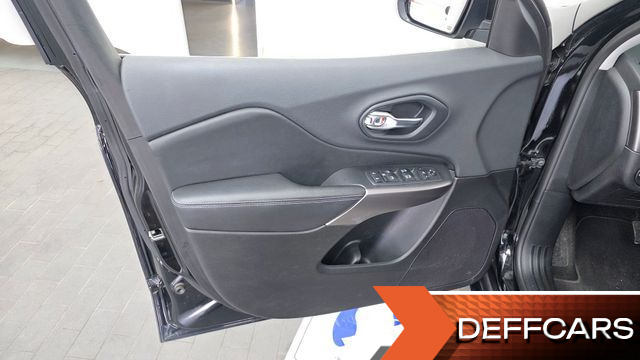 Jeep CHEROKEE 2.4 Longitude High AWD купить на сайте DeffCars
