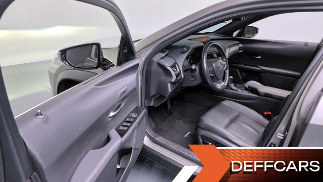 Lexus UX 2.0 AWD купить на сайте DeffCars