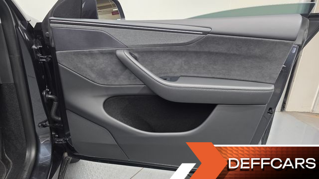 Tesla MODEL Y Long Range AWD купить на сайте DeffCars
