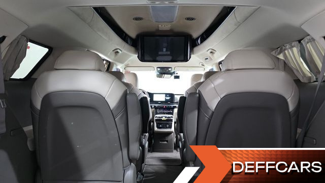 Kia CARNIVAL 9-Seater Hi-Limousine Signature купить на сайте DeffCars