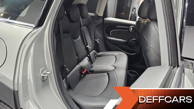 Mini COOPER 5-Door Classic Plus 3rd купить на сайте DeffCars