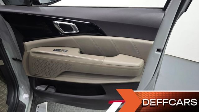 Kia CARNIVAL Gasoline 7-Seater Gravity купить на сайте DeffCars