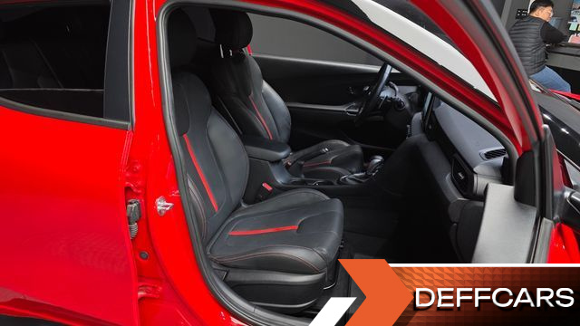 Hyundai VELOSTER 1.6 Turbo Sport Core купить на сайте DeffCars