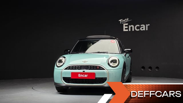 Mini COOPER 5 Door Favoured купить на сайте DeffCars