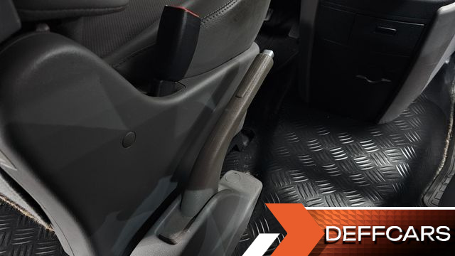 Hyundai STAREX Van 5-Seater Style купить на сайте DeffCars