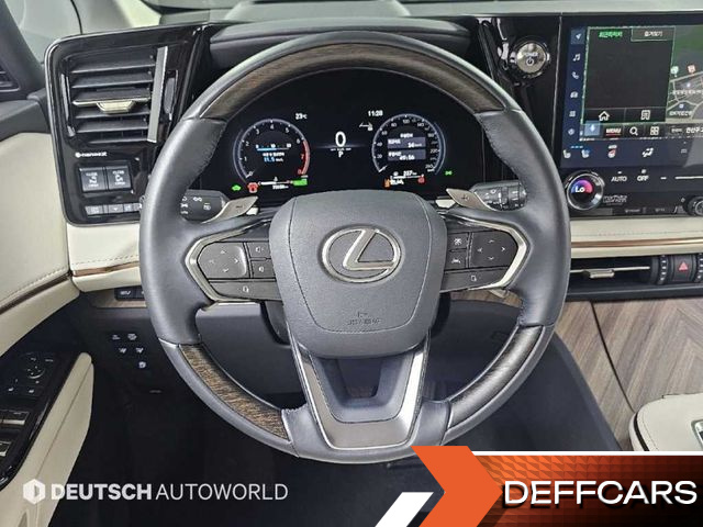 Lexus LM 500h Executive купить на сайте DeffCars