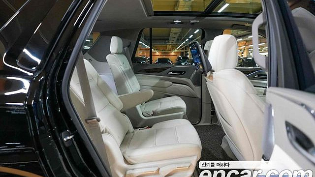 Cadillac ESCALADE 6.2 Sports Platinum купить на сайте DeffCars