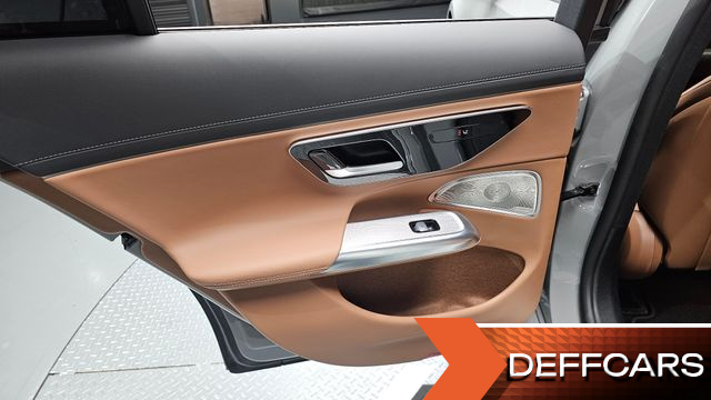 Mercedes E-CLASS E300 4MATIC AMG Line Premiere Special купить на сайте DeffCars