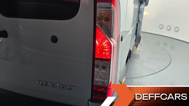 Renault-KoreaSamsung MASTER 2.3 15-Seater купить на сайте DeffCars