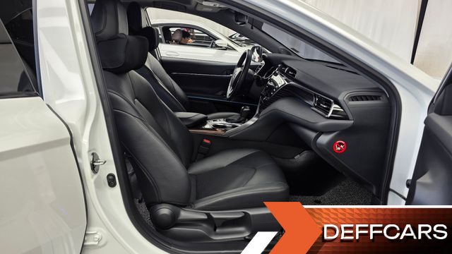 Toyota CAMRY 2.5 XLE Hybrid купить на сайте DeffCars