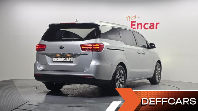Kia CARNIVAL Gasoline 11-Seater Prestige купить на сайте DeffCars