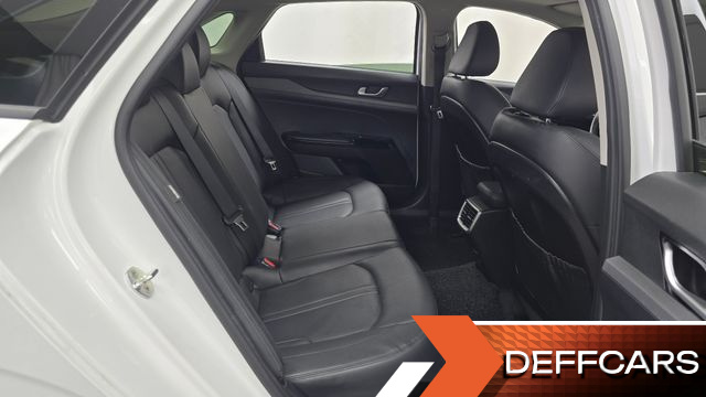 Kia K5 2.0 LPI Prestige купить на сайте DeffCars