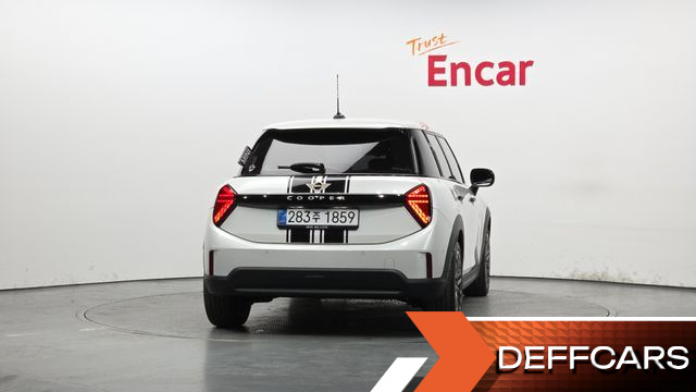 Mini COOPER 5Door Essential купить на сайте DeffCars
