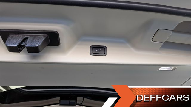 Land Rover RANGE ROVER D350 Vogue SE Disel купить на сайте DeffCars
