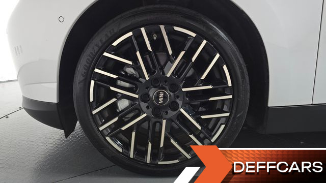 Mini COOPER SE Favoured купить на сайте DeffCars