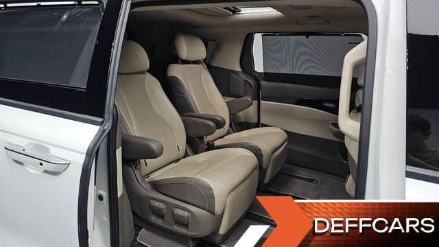 Kia CARNIVAL Gasoline 7-Seater Signature купить на сайте DeffCars