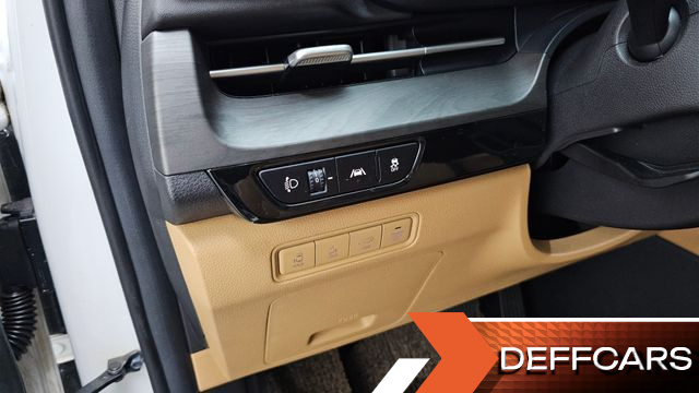 Kia CARNIVAL 9-Seater Signature купить на сайте DeffCars