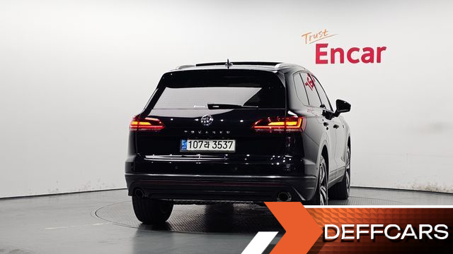 Volkswagen TOUAREG 3.0 TDI Premium купить на сайте DeffCars