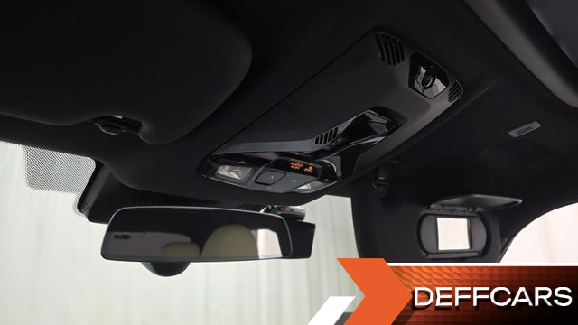 Mini COOPER 5 Door Favoured купить на сайте DeffCars