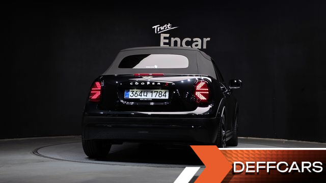 Mini COOPER CONVERTIBLE Favoured купить на сайте DeffCars