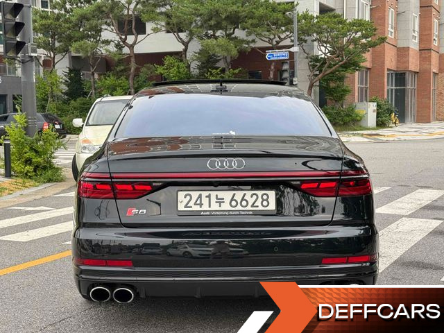 Audi S8 4.0 TFSI Quattro LWB купить на сайте DeffCars