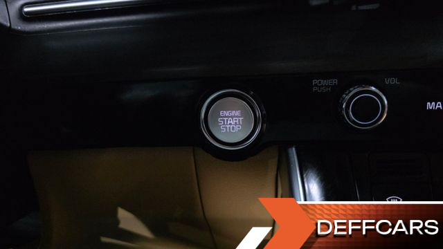 Kia CARNIVAL 9-Seater Noblesse купить на сайте DeffCars