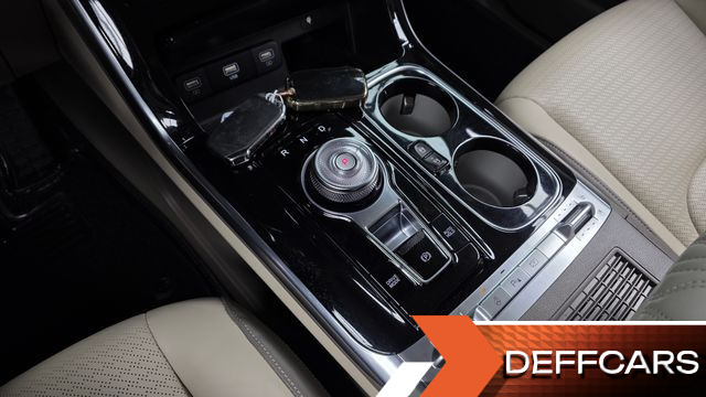Kia CARNIVAL Gasoline 7-Seater Hi-Limousine Signature купить на сайте DeffCars