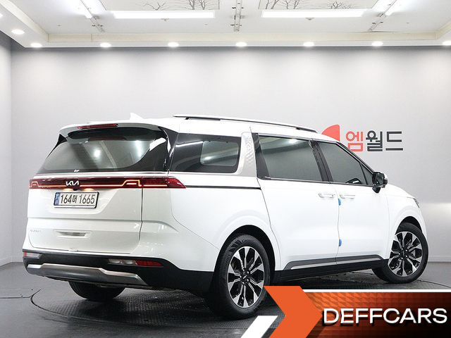 Kia CARNIVAL Gasoline 9-Seater Signature купить на сайте DeffCars