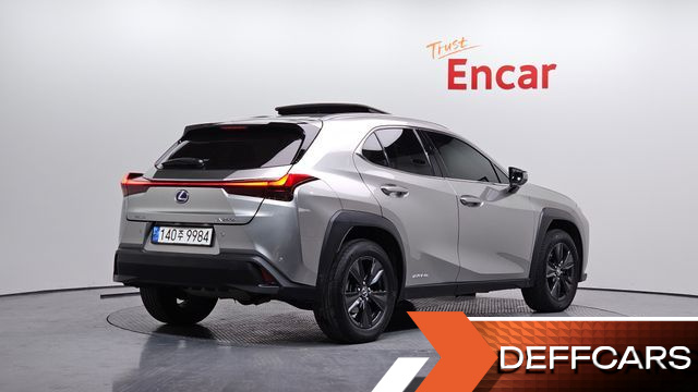 Lexus UX 2.0 2WD купить на сайте DeffCars