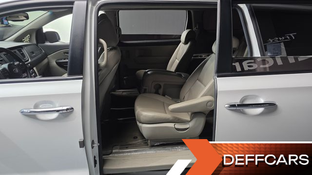 Kia CARNIVAL 11-Seater Deluxe купить на сайте DeffCars