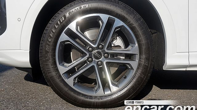 Audi Q5 40 TFSI Quiattro Advanced купить на сайте DeffCars