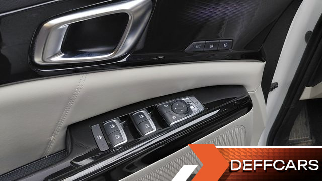 Kia CARNIVAL Gasoline 9-Seater Signature купить на сайте DeffCars