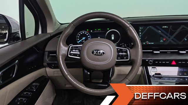 Kia CARNIVAL Gasoline 7-Seater Signature купить на сайте DeffCars