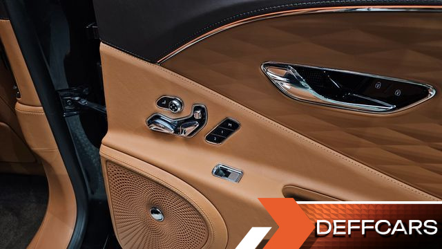 Bentley FLYING SPUR 4.0 купить на сайте DeffCars