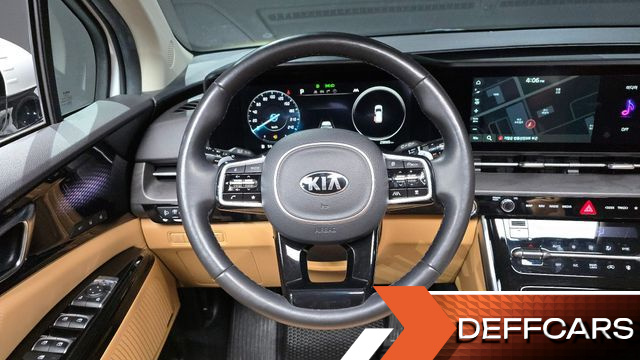 Kia CARNIVAL Gasoline 9-Seater Signature купить на сайте DeffCars