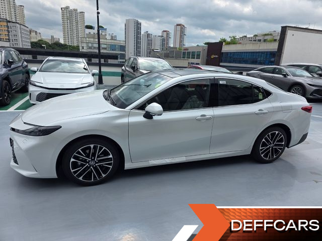 Toyota CAMRY 2.5 XLE Premium Hybrid купить на сайте DeffCars