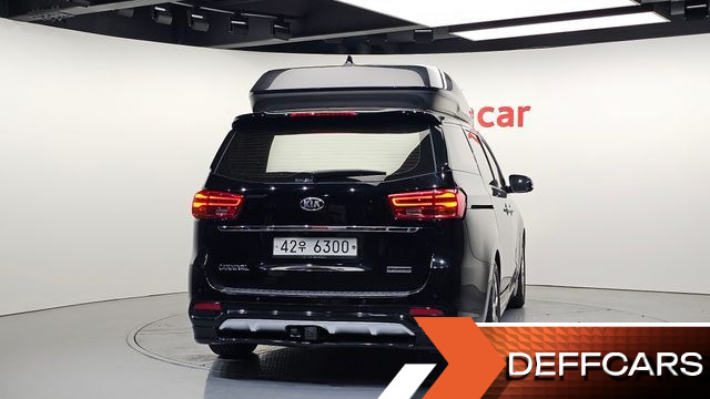 Kia CARNIVAL 9-Seater Hi-Limousine Noblesse Special купить на сайте DeffCars