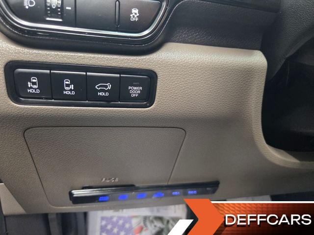Kia CARNIVAL Gasoline 4-Seater Hi Limousine Signature купить на сайте DeffCars