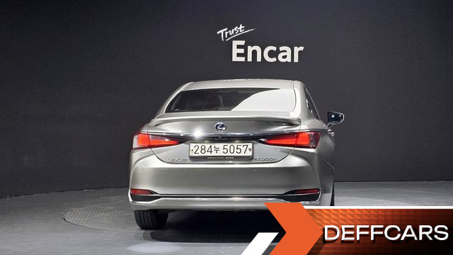 Lexus ES Luxury Plus купить на сайте DeffCars