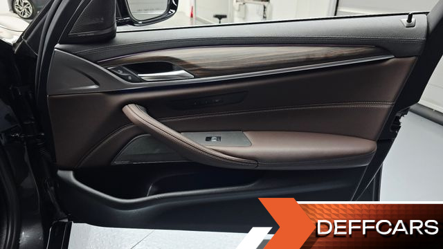 BMW 5-SERIES 530e Luxury купить на сайте DeffCars