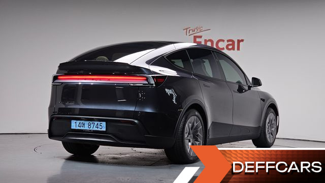 Tesla MODEL Y L Long Range AWD купить на сайте DeffCars