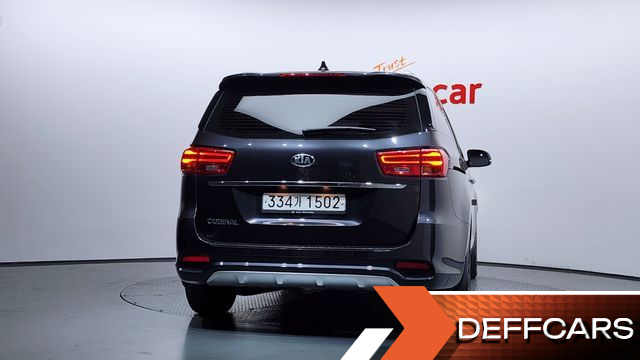 Kia CARNIVAL 9-Seater Noblesse Special купить на сайте DeffCars