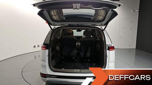 Kia CARNIVAL 7-Seater Hi-Limousine Signature купить на сайте DeffCars