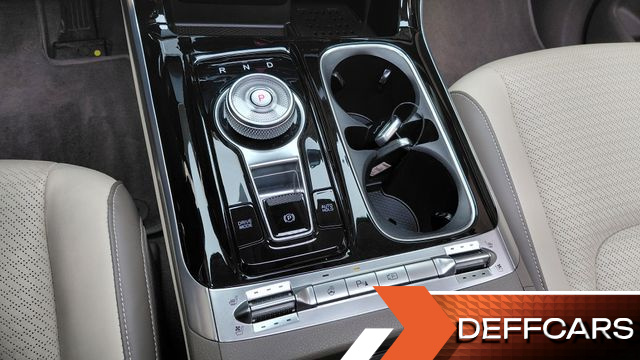 Kia CARNIVAL Gasoline 9-Seater Signature купить на сайте DeffCars